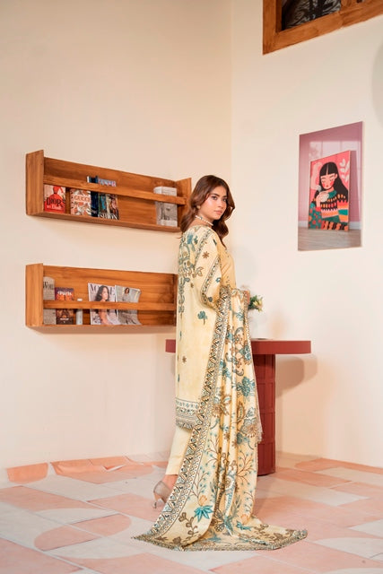 LUXURY EMBROIDERED 3 PIECE SUIT