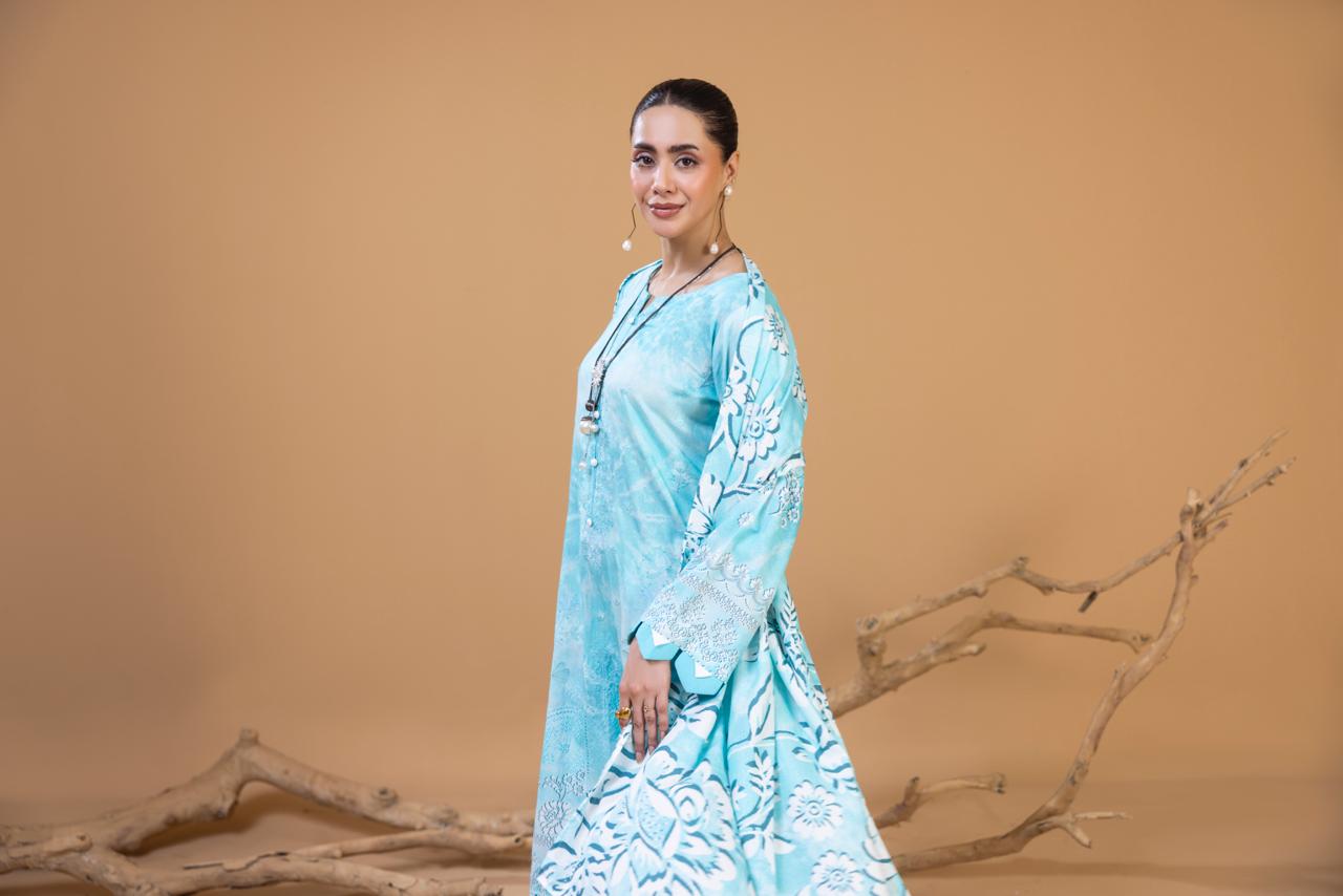 3 Piece Embroidered Karandi Suit