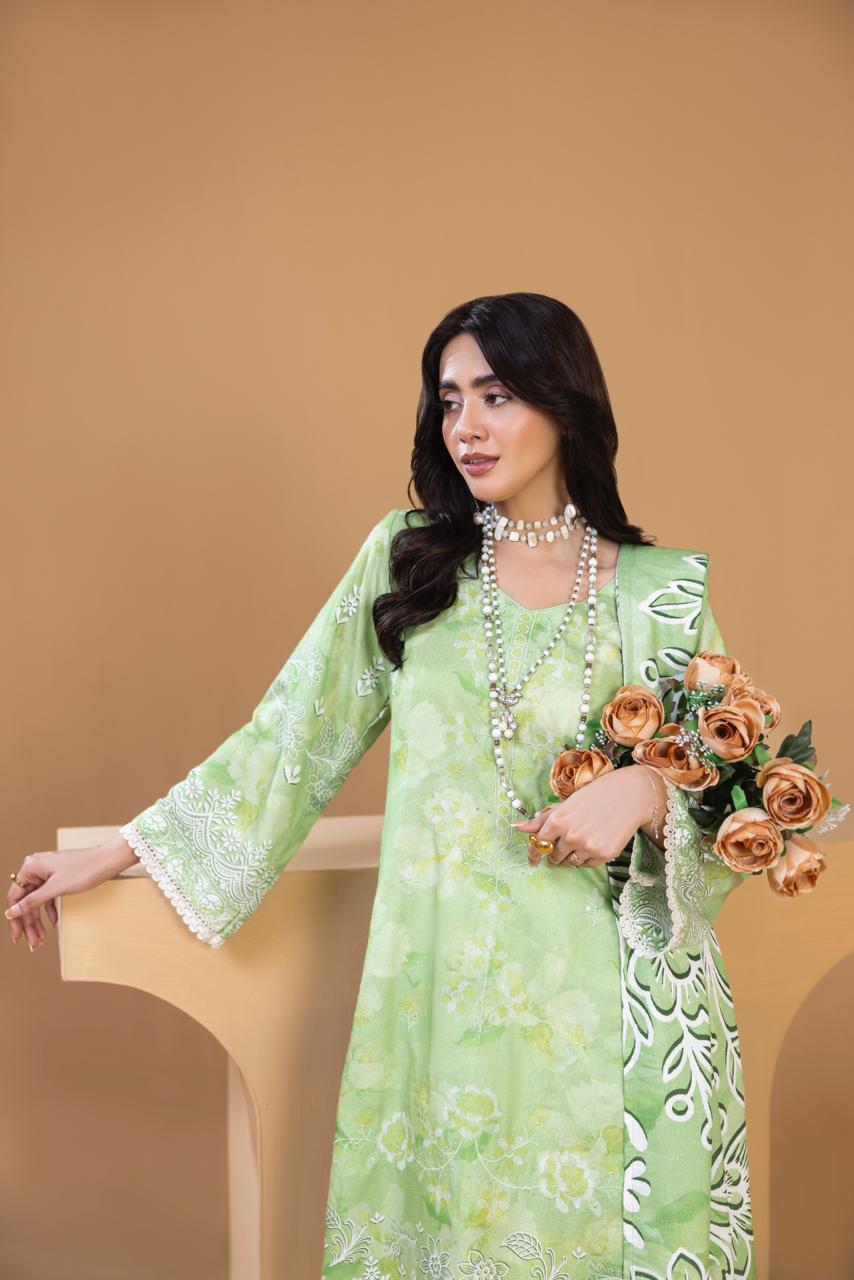 LUXURY EMBROIDERED 3 PIECE SUIT